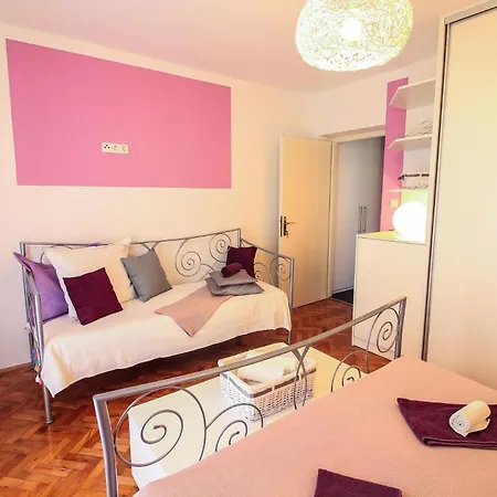 Jadra - With Parking Apartment